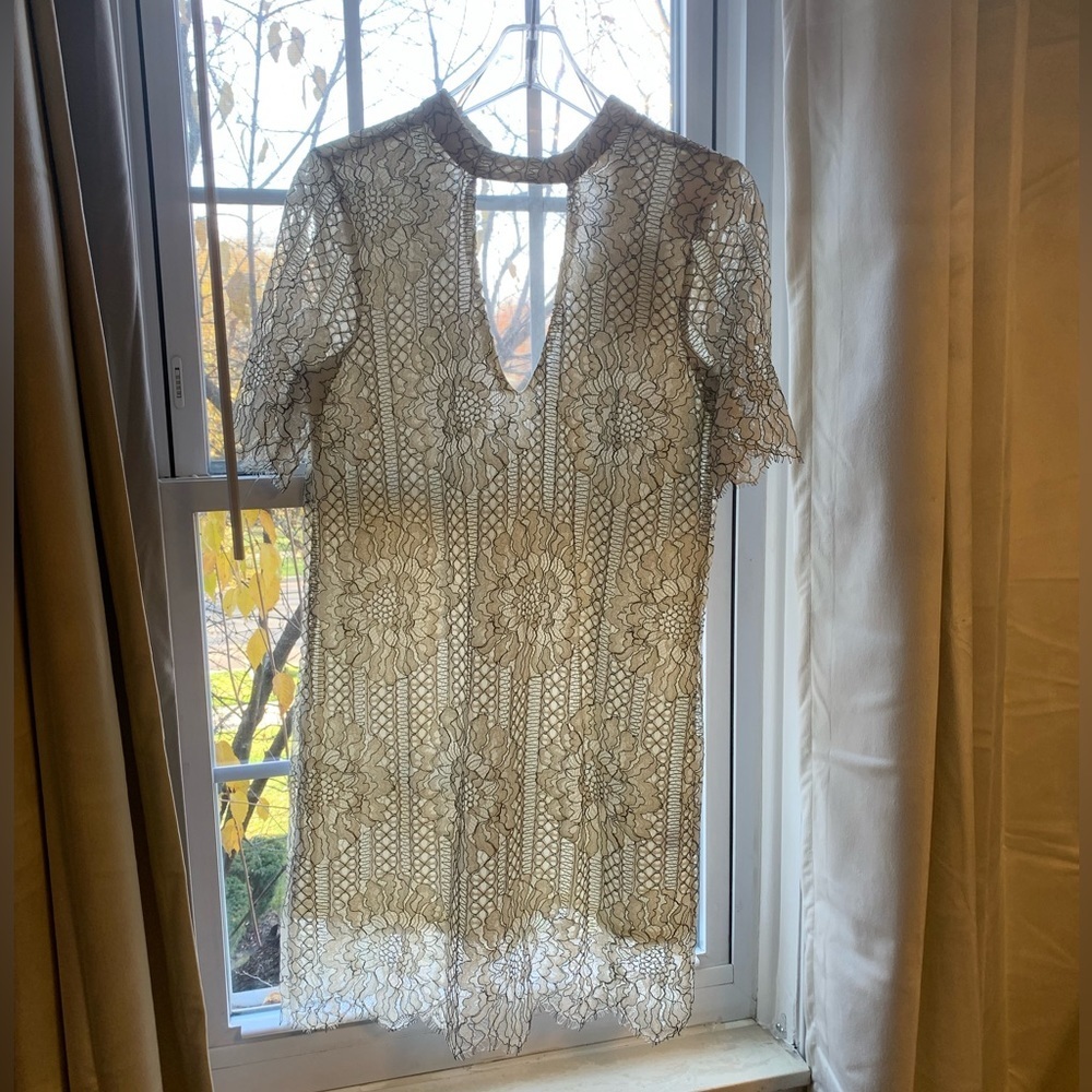 3 for $30 ⚡️ Sheer lined dress, lace - Sz XS NWT